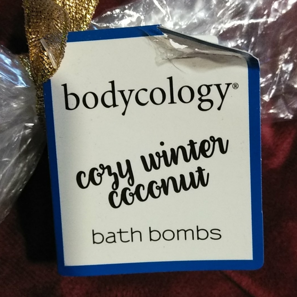 NWT bath bombs - Picture 3 of 3